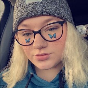 Meet your Posher, Kayla